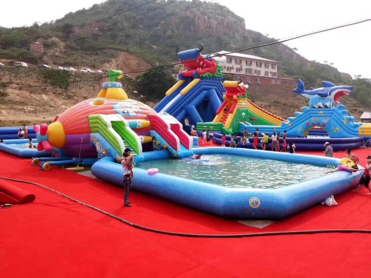 博望深海潜艇充气水上乐园